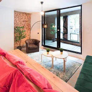 https://the-industrial-lodge.hotelsantwerp.net